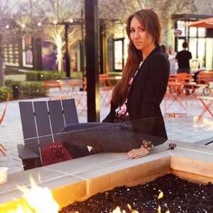 Meet your Posher, Julia